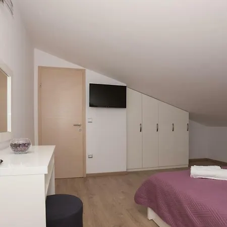 Vujcic Appartement Makarska